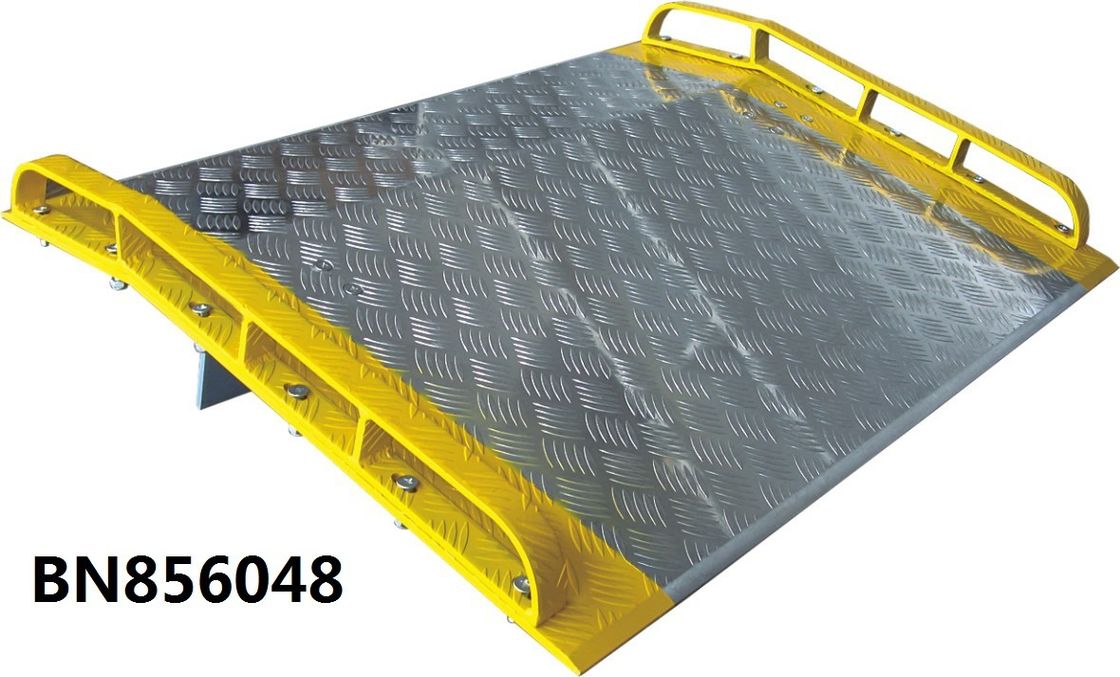 Heavy Duty  Dock Plates , Aluminum Dock Board With Steel Curb 15000 Lbs Capacity supplier