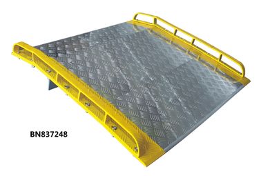 China Unassembled Aluminum Dock Plate With Aluminum Curbs 6 Feet Wide 4 Feet Long factory