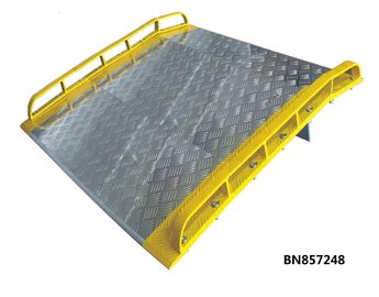 China Extra 72 Inch Wide Aluminum Dock Plate With Full Length Orange Painted Steel Curbs factory