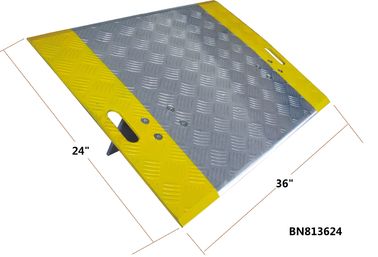 Adjustable Aluminum Dock Plate Leveler 36 X 24 Inch Diamond Thread Surface supplier