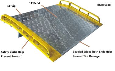 Heavy Duty  Dock Plates , Aluminum Dock Board With Steel Curb 15000 Lbs Capacity supplier